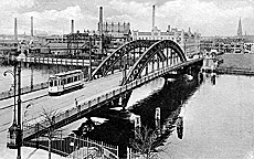 Treskowbrücke mit Lampenfabrik Frister, 1926